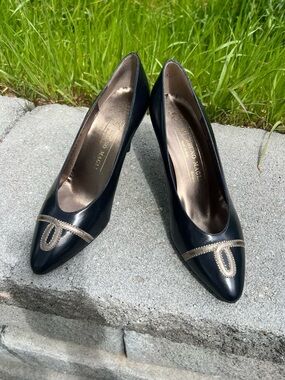 NIB Bruno Magli Black Pointed Toe Pumps with Gold Trim